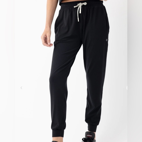 Cozy Earth Studio Jogger Size M - Picture 2 of 6